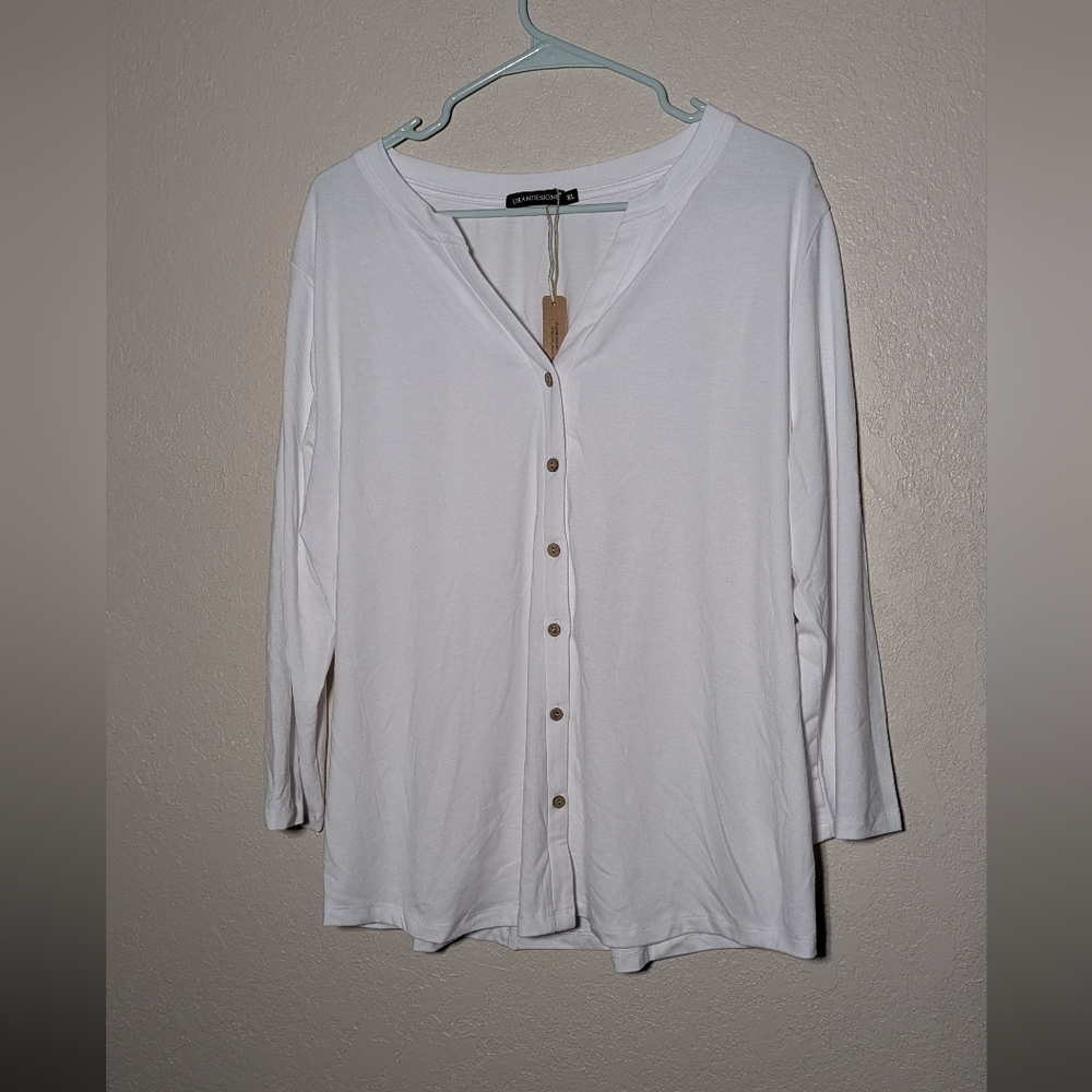Easy Everyday White Button-Front V-Neck Top BoxH